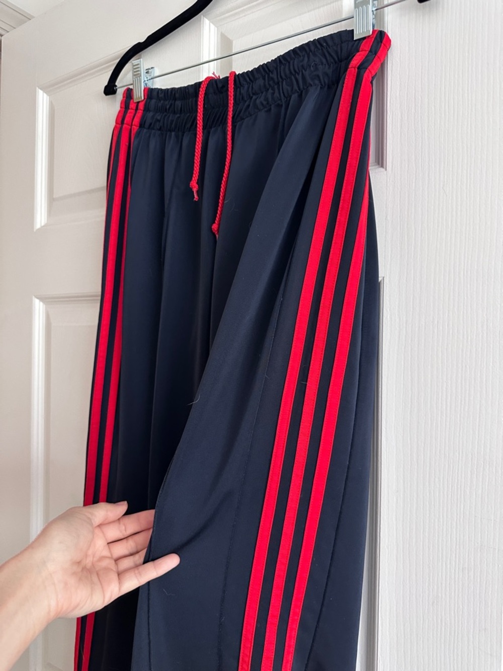 VTG ? Adidas Original Navy Blue 3 Stripe Track Pants wide leg Low Waist Sz S/M